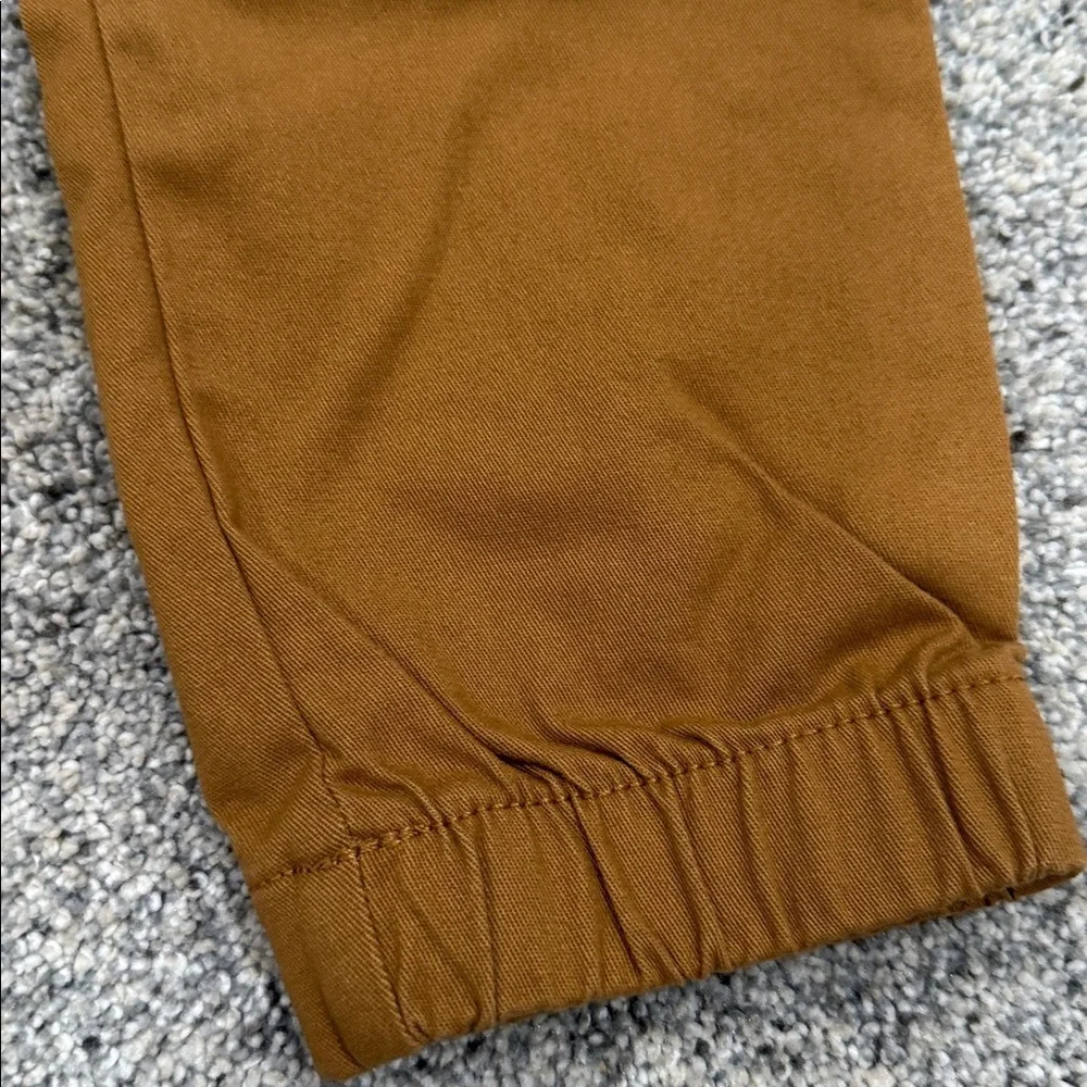 2 Set of pants and shorts